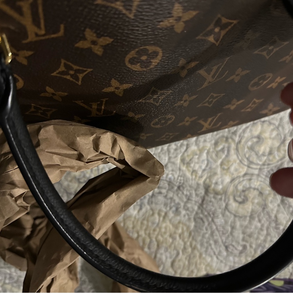 Louis Vuitton Brown/khaki Monogram Pallas Shoulder Bag
Rare find - Picture 11 of 11